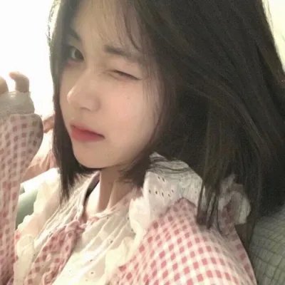 走在水上的女人